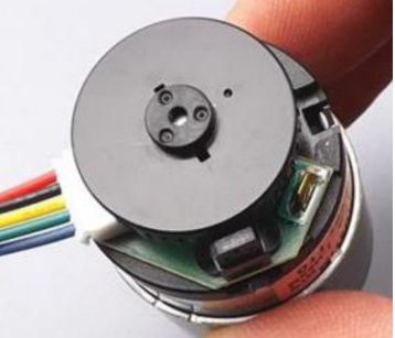 歐姆龍傳感器告訴您如何精準(zhǔn)的測算出電機(jī)的轉(zhuǎn)速？